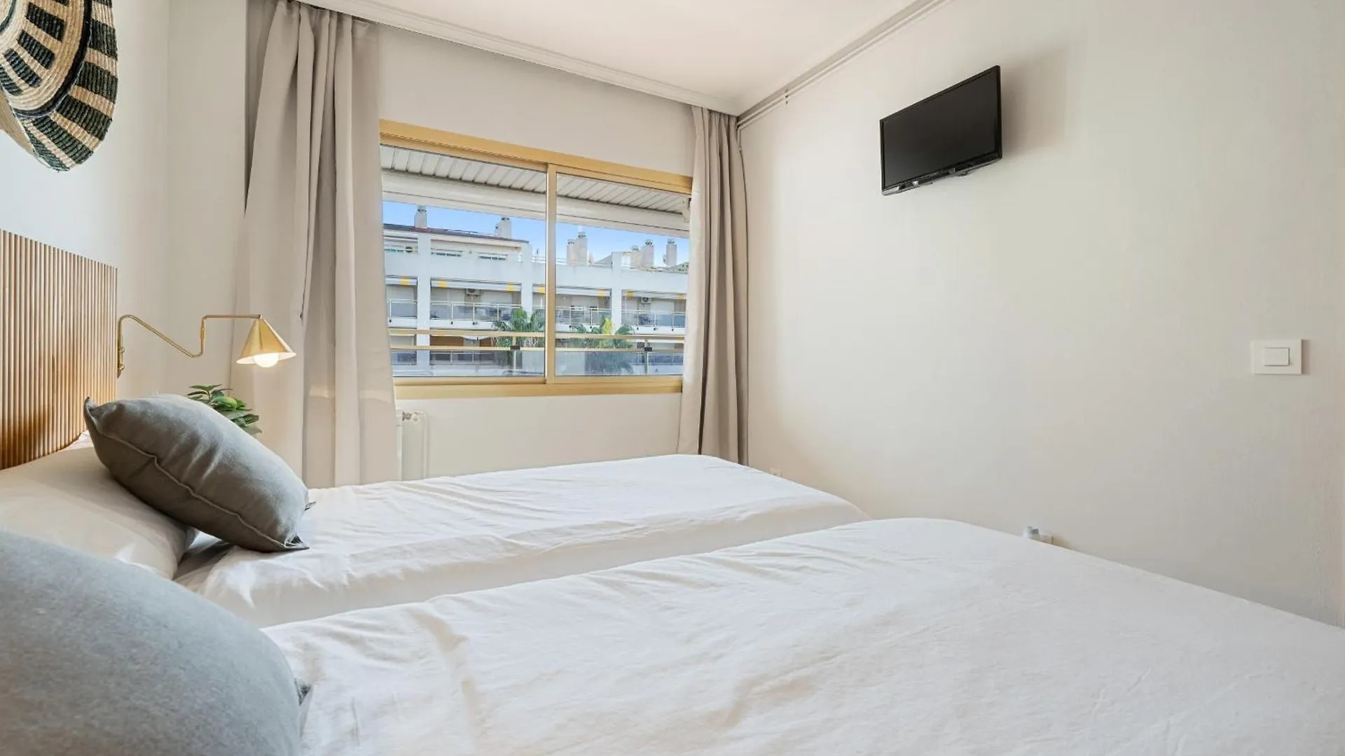 Hauzify I Apartament Michelangelo Salou Apartment