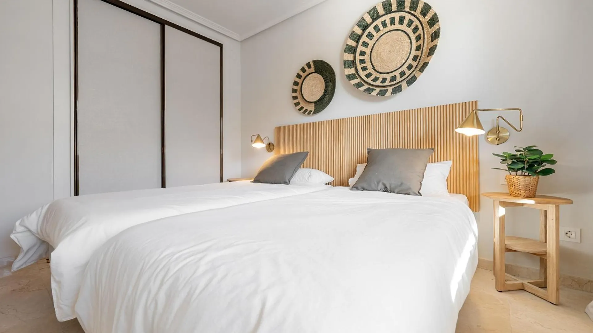 Hauzify I Apartament Michelangelo Salou